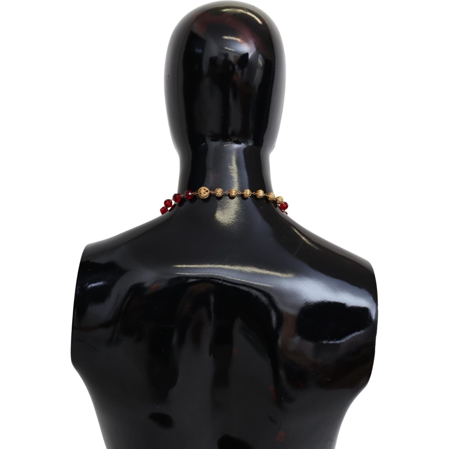 قلادة دولتشي آند غابانا الأنيقة المطلية بالذهب والكريستال الأحمر