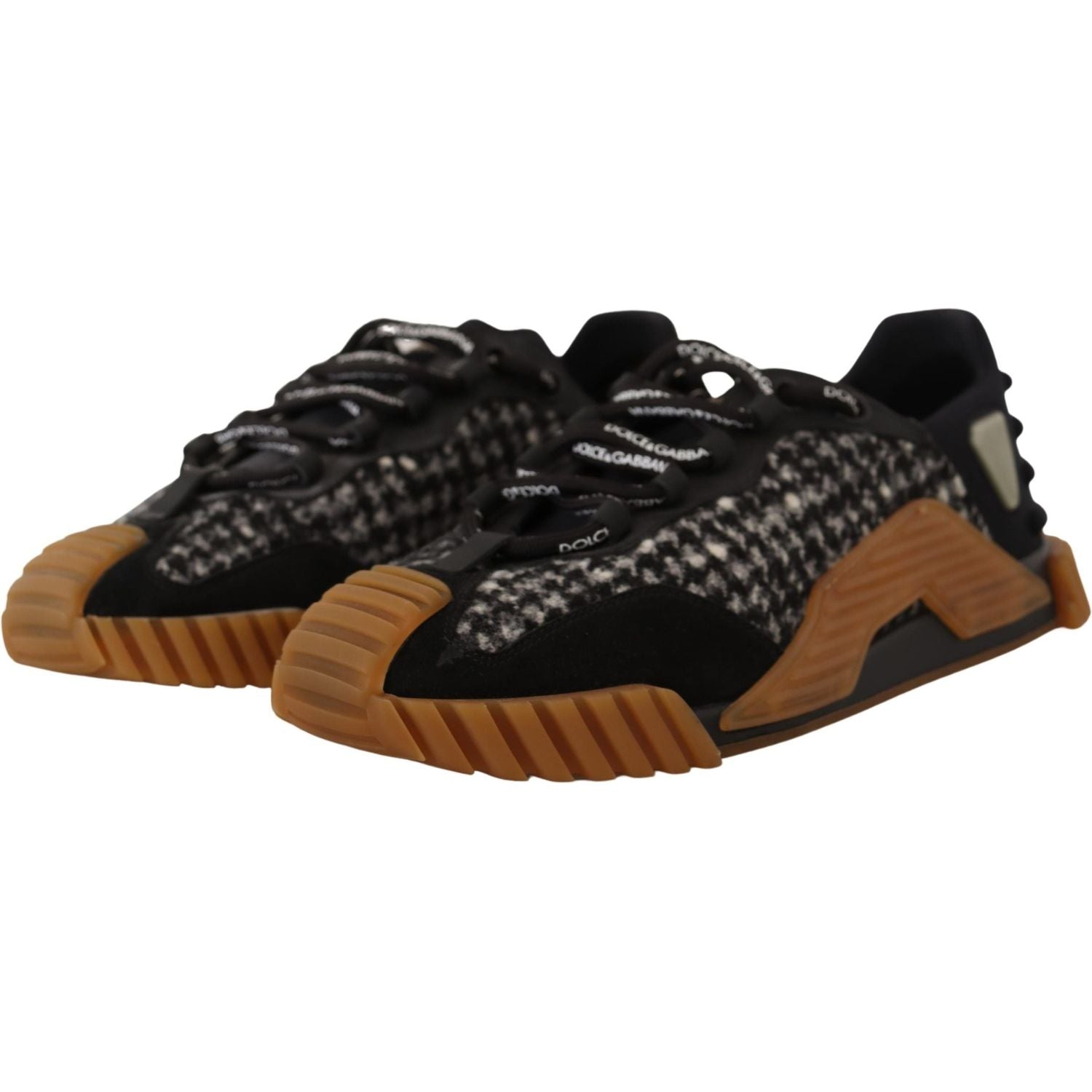 حذاء رياضي أنيق من دولتشي آند غابانا NS1 بتصميم كاريزما