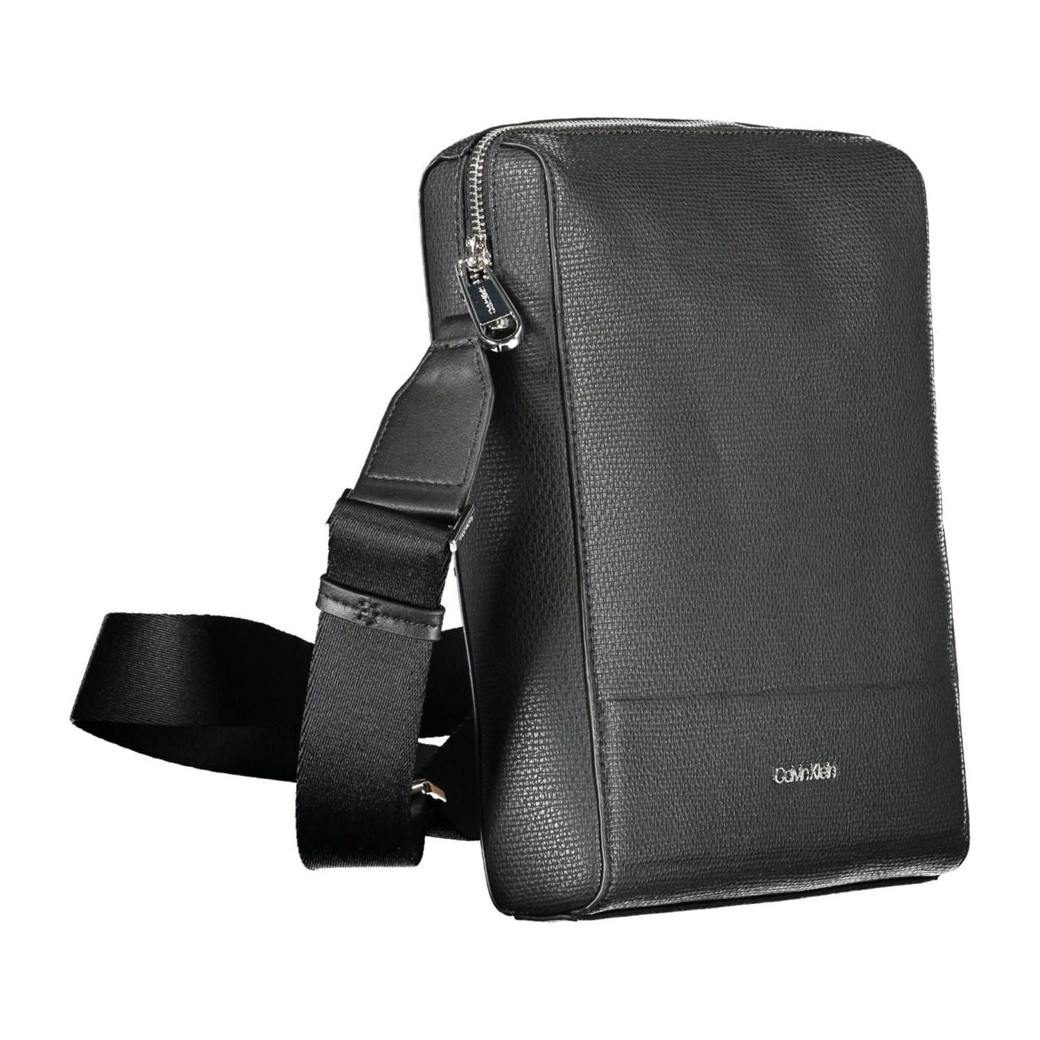 Front view with bag zipped and handles upright.