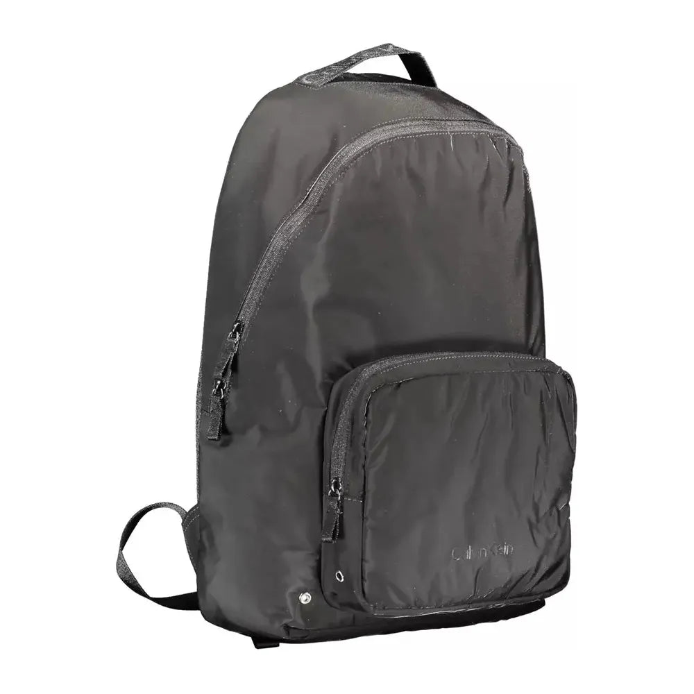 Front view with bag zipped and handles upright.