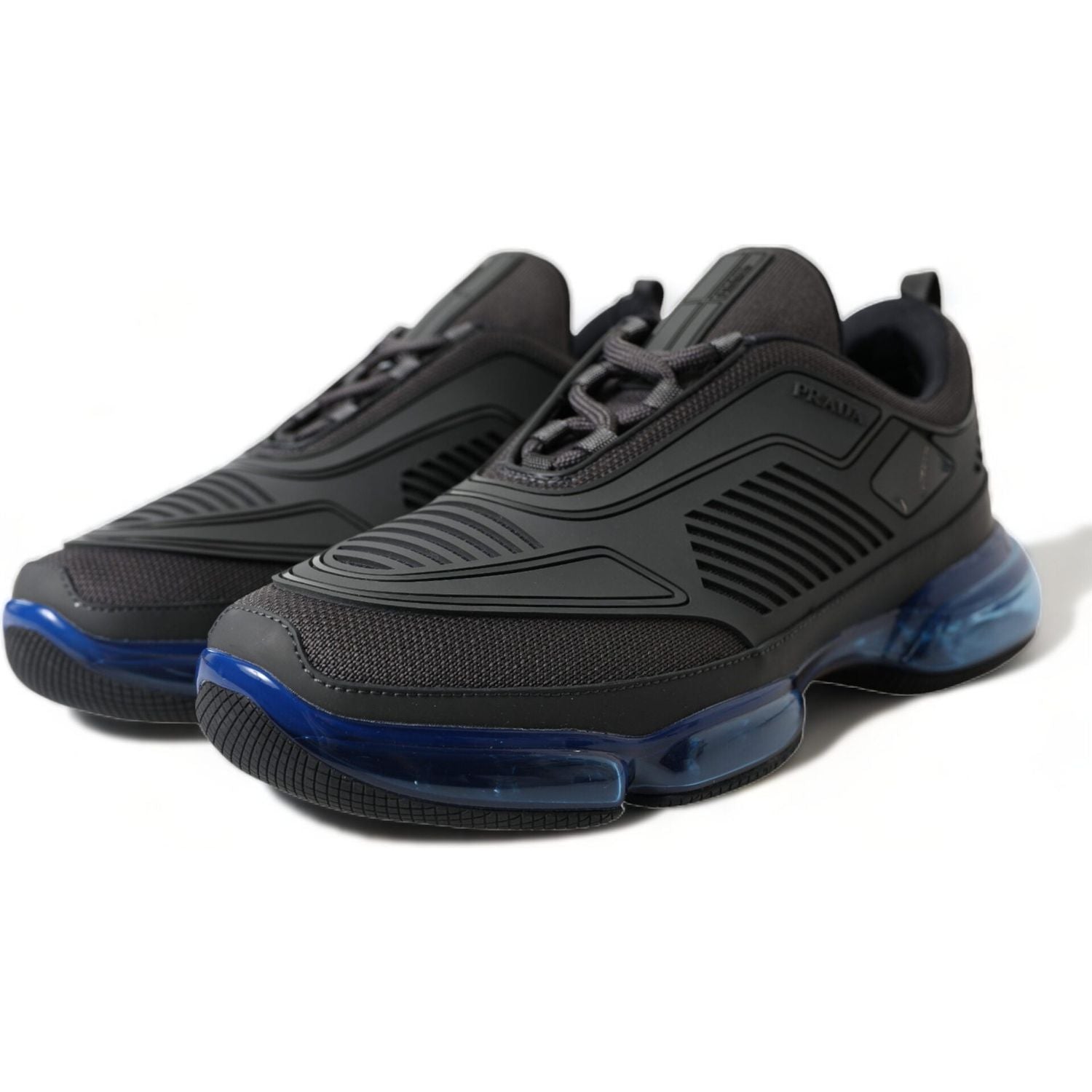 حذاء رياضي رجالي أنيق من برادا مصنوع من القماش الشبكي باللون الأسود