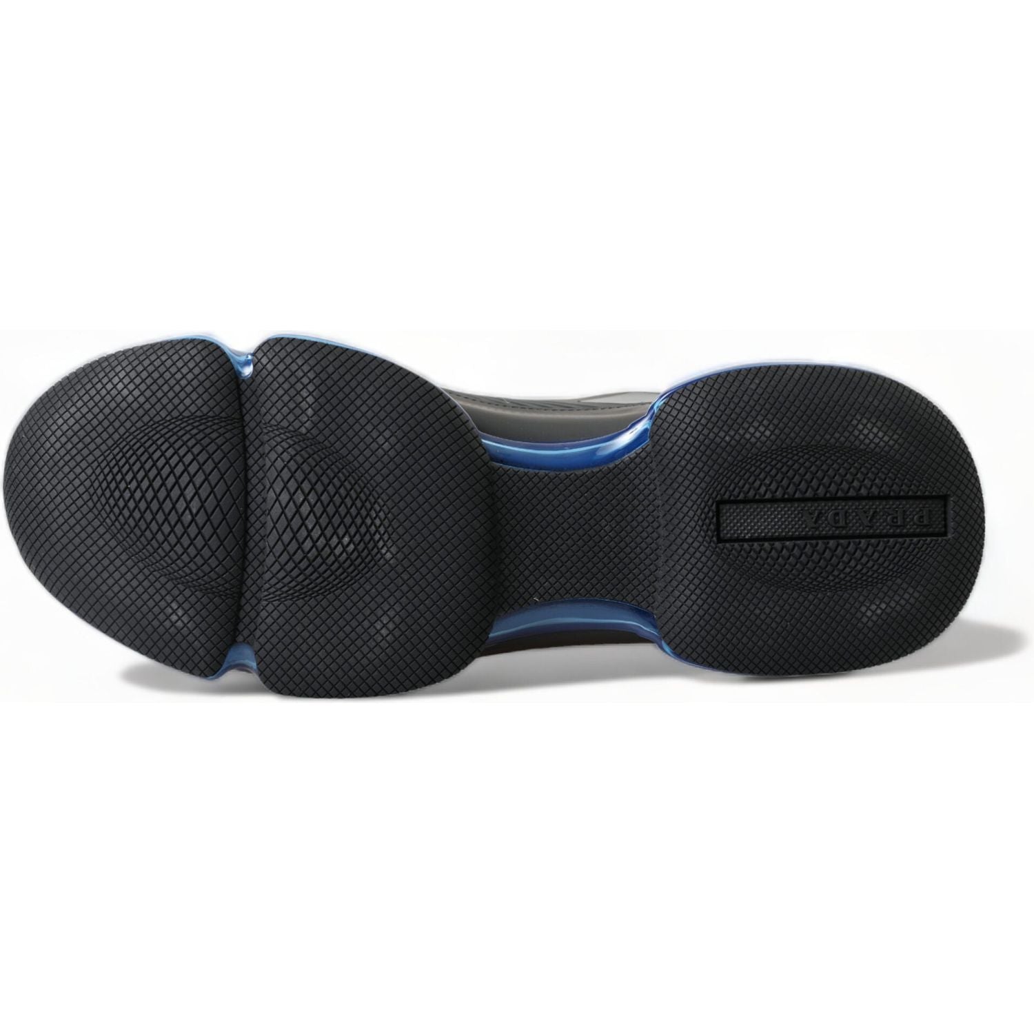 حذاء رياضي رجالي أنيق من برادا مصنوع من القماش الشبكي باللون الأسود