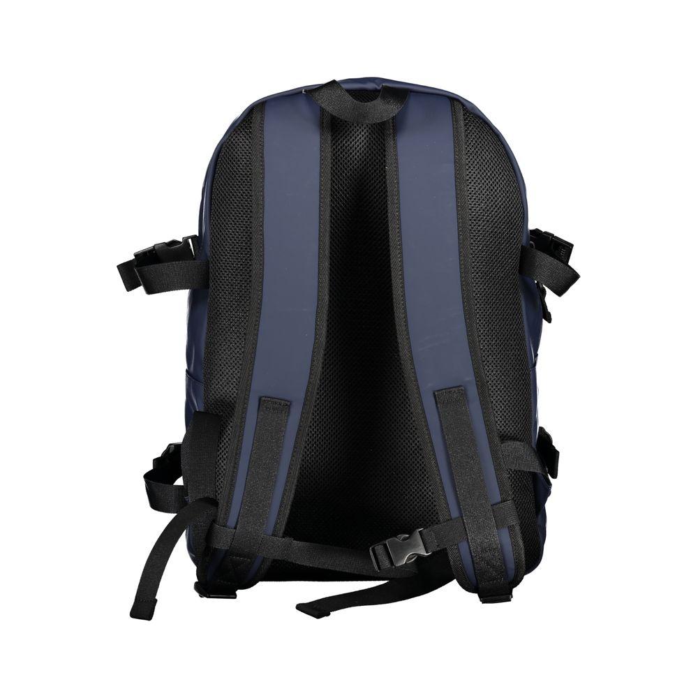 Front view with bag zipped and handles upright.