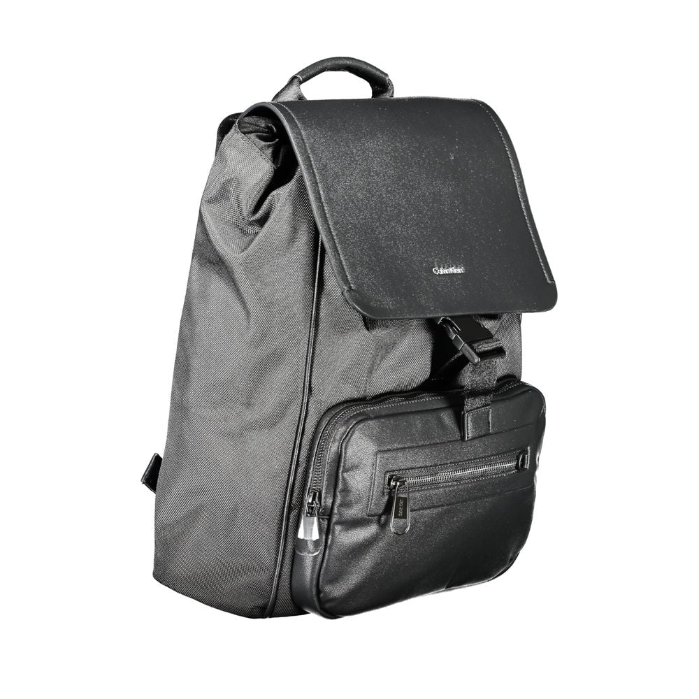 Front view with bag zipped and handles upright.