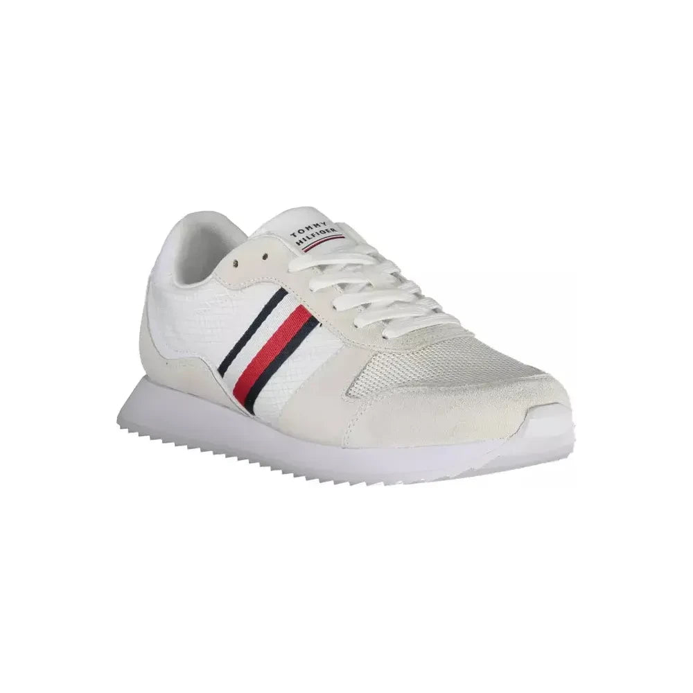 حذاء رياضي Tommy Hilfiger Eco-Conscious باللون الأبيض مع لمسات من الشعار